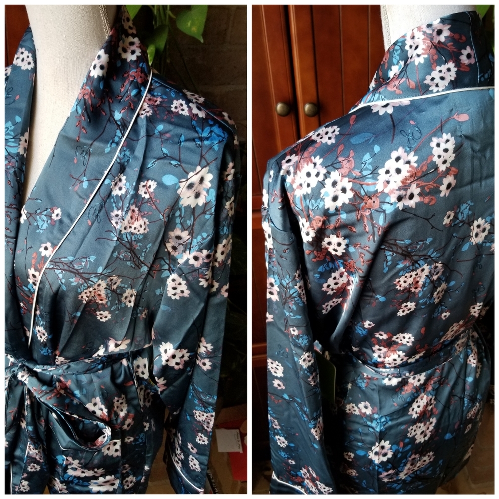 ‼LAST ONE‼🆕️NWT Sam Edelman Brand Floral Robe - Picture 6 of 8